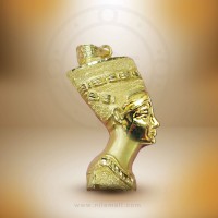 18K Gold Nefertiti Pendant - Elegant Egyptian Jewelry